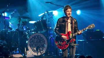 Noel Gallagher dice que para él la internet es como "una patada en el trasero".