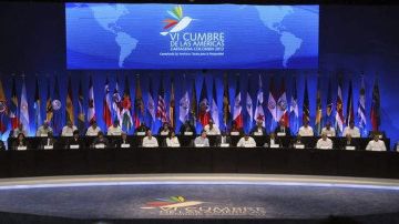 Con algunos ausentes, entre ellos Cuba y Venezuela, mandatarios de países americanos dieron inicio a la Cumbre de las Americas del 2015.
