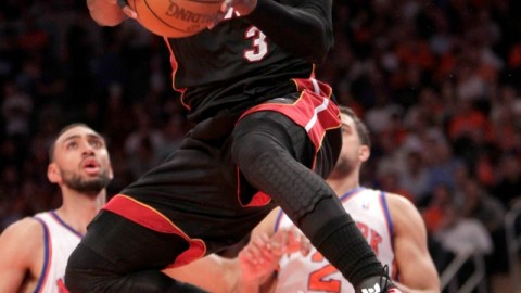 Dwyane Wade (3), quien encestó 28 puntos para Miami, aparece en acción en el partido de ayer en el Garden. Heat ganó 93-85 al equipo de la Gran Manzana.