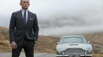 Daniel Craig es James Bond en 'Skyfall', que sigue rodándose en estos momentos en los estudios Pinewood de Inglaterra.