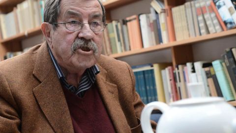 El Premio Nobel de Literatura Günter Grass en su casa de Behlendorf, Alemania.
