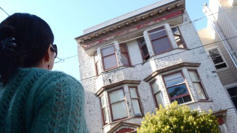 La renta mensual de un apartamento con dos recamaras cuesta más de $3,000 dólares en San Francisco.