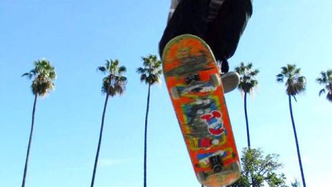 Para muchos jóvenes de Boyle Heights, la patineta es una forma de pasar el tiempo libre en el vecindario.