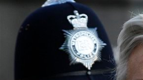 Julian Assange permanece sin poder salir de Londres por un proceso de extradición a Suecia por crímenes sexuales.