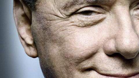 Retrato del expresidente  Silvio Berlusconi,  en exposición 'Platon, Las caras del poder'.