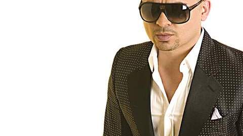 Larry Hernández, estrella de su reality show.