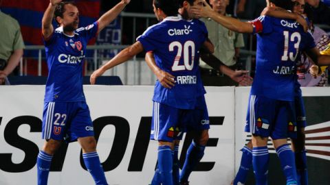 El cuadro colombiano llega con la ventaja de encabezar el grupo con 11 puntos, seguido por la "U'' con 10.