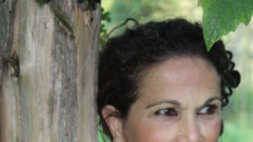 Julia Álvarez, autora del libro 'Una boda en Haití' en Macy's de Chicago.