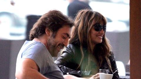 La actriz Penélope Cruz con su esposo Javier Bardem en Sarajevo Bosnia.