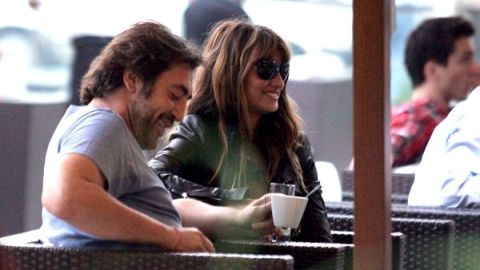 La actriz Penélope Cruz con su esposo Javier Bardem en Sarajevo Bosnia.