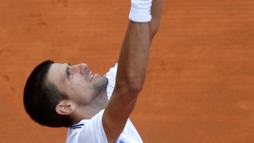 Novak Djokovic dedica el triunfo a su abuelo fallecido ayer.