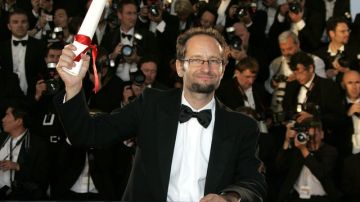 Carlos Reygadas hace cinco años tras ganar un premio en Cannes, festival al que regresa el próximo mes.