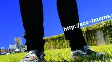 Esta es  una de las carteleras diseñada por  estudiantes latinos de  Los Ángeles  que hicieron un curso sobre medio ambiente.