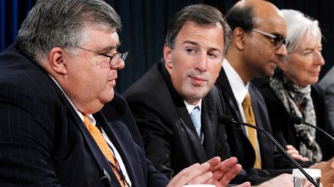 El gobernador del Banco Central y el Secretario de Finanzas de México: Agustín Carstens y José Meade junto a Christine Lagarde.
