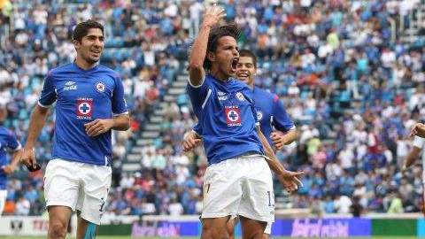Gerardo Flores, festejó el primer gol del Cruz Azul en su victoria ante Estudiantes Tecos, por 5-2.