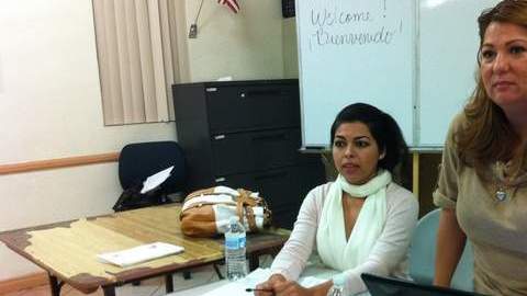 Enelida Álvarez (izq.) y la presidenta del Comité por la Medida B, Diana Sánchez.