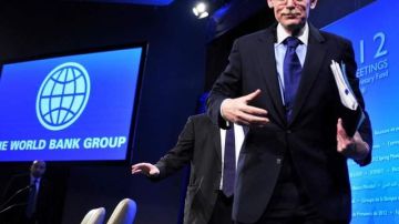 El presidente del Banco Mundial, Robert Zoellick, calificó de 'error', la decisión de  Argentina de expropiar la empresa Repsol YPF.