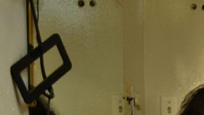 En el corazón del barrio mexicano La Villita funciona "La Cueva", uno de los bares de travestis más antiguos de Estados Unidos.