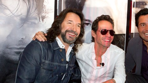 Marco Antonio Solís, Marc Anthony y Chayanne ayer durante el anuncio de su gira 'Gigant3s'.