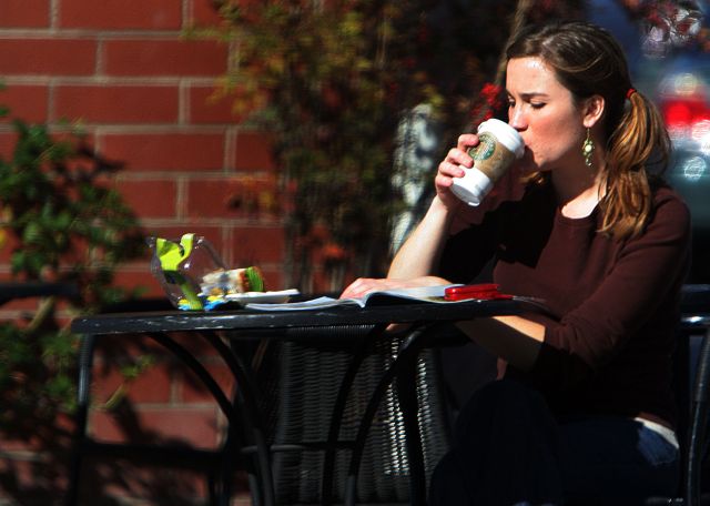 Los parques Disney ampliarán su oferta de bebidas con tiendas Starbucks en sus instalaciones.