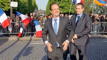 El izquierdista Hollande apunta a impedir la reelección del actual presidente Nicolás Sarkozy.