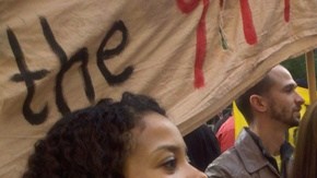 Un grupo de manifestantes de Occupy Chicago contra Wall Street.