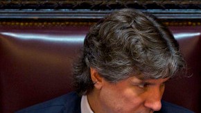 Amado Boudou, vicepresidente del Senado argentino (i),   con el senador Miguel Angel Pichetto, ayer.