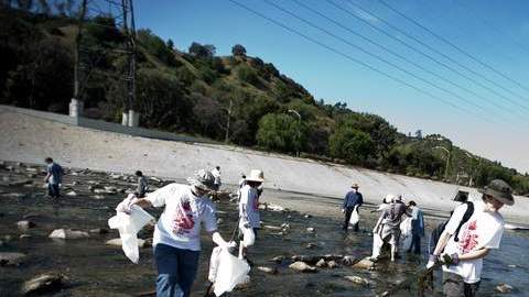 Más de cuatro mil personas participaron en la campaña de limpia  y celebraron el Día del Voluntario al recaudar más de 25 toneladas de basura.
