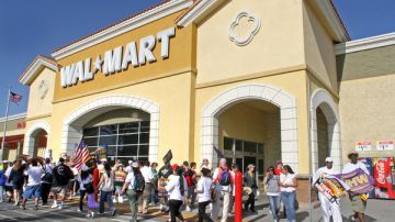 Steven Restivo, vocero de Wal-Mart, había indicado que la investigación de soborno no afectaría los planes de expansión.