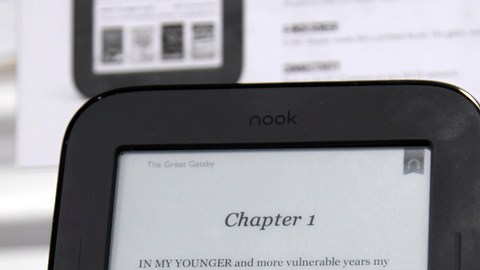 Un lector de libros Nook Simple Touch de Barnes & Noble se puede ver en esta tienda de Best Buy, en  Mountain View, California.