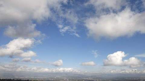 El 1 de enero de 2012, California contaba con 37 millones 679 mil habitantes.