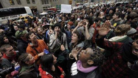 Las protestas se han registrado desde esta mañana y han tenido como escenario diferentes puntos de la ciudad.