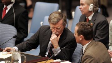 Richard Grenell, derecha, en sus épocas como portavoz de los representantes de EEUU ante la ONU.