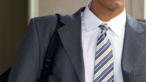 Andy Pettitte sale del tribunal.