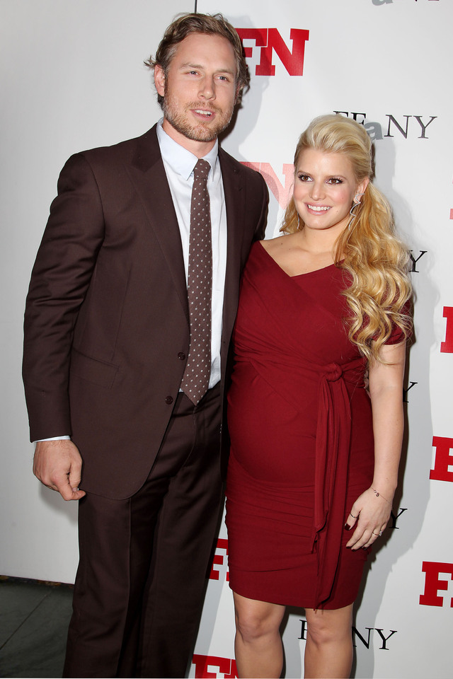 Eric Johnson y Jessica Simpson.
