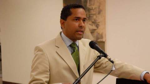 Rafael Cox Alomar.