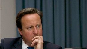 La única esperanza para el premier británico Cameron (derecha) es retener Londres de la mano de Boris Johnson (izquierda).