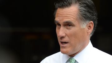 El candidato republicano, Mitt Romney, cuando decía que él quería retener a su portavoz gay, quien renunció a continuar en la campaña.