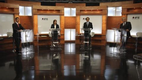 Desde la izquierda, Peña Nieto, Vázquez Mota, Quadri y López Obrador, durante el evento.