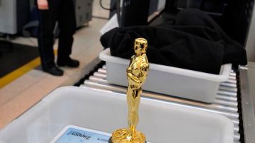 La estatuilla dorada de los Oscar.
