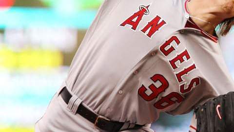 Jered Weaver guió ayer al triunfo a los Angels en Minnesota.