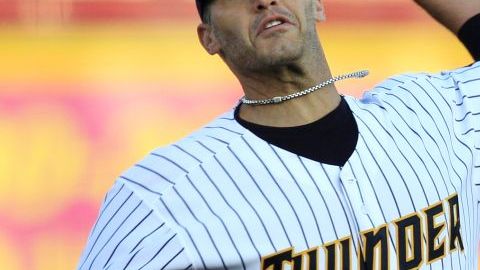 Los  Yankees lo contrataron por $2.5 millones.