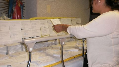 Las minorías que reciben atención médica por medio de Medicaid enfrentan un futuro incierto si se dan recortes a este sistema.