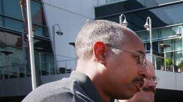 Villaraigosa pidió a los fanáticos de los Lakers no violentar la ley.