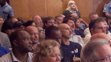 Trabajadores de aerolíneas que operan en Houston en una sesión sobre el futuro de los aeropuertos de la ciudad.