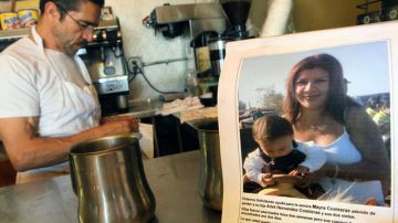 Una foto de la víctima Arlet Hernández Contreras con uno de sus dos hijos en una panadería de Anaheim, donde se piden donaciones  fondos para su funeral.