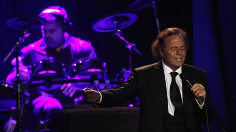 El cantante español Julio Iglesias reportó la novedad después del concierto que ofreció la noche del domingo en la capital de Carabobo.