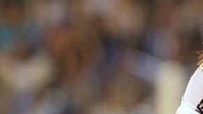 Neymar festeja uno de sus dos goles de ayer, ante el Bolívar,  en el par- tido de vuelta de octavos de final. Ahora sigue el Vélez Sarsfield.