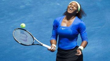 Serena Williams derrotó a Maria Sharapova por 6-1 y 6-3.