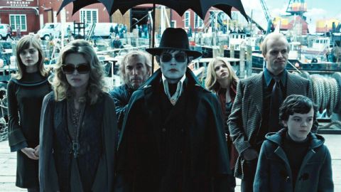 El reparto de 'Dark Shadows': Bella Heathcote, Michelle Pfeiffer, Jackie Earle Haley, Johnny Depp, Chloë Grace Moretz, Jonny Lee Miller y Gully McGrath.